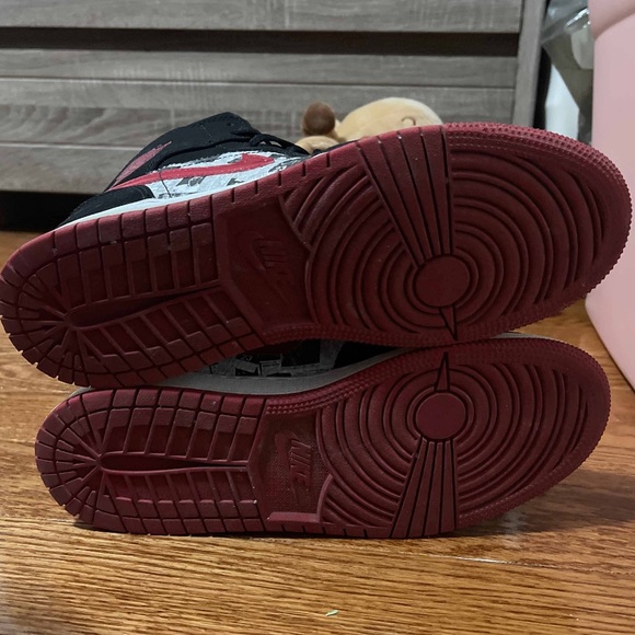 2019 Air Jordan 1 Mid SE GS ‘Newspaper Air Times’ - Picture 5 of 7